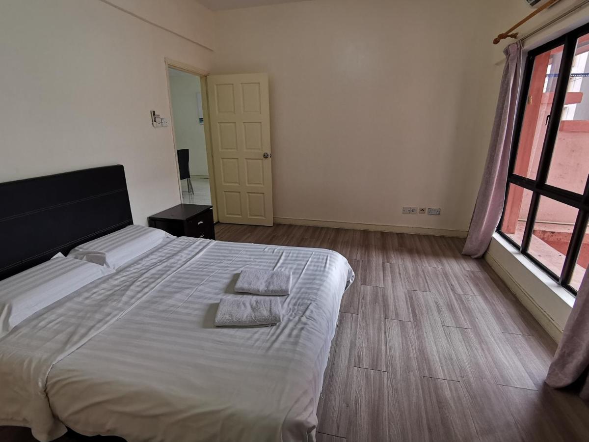 Apartment 5 Bedrooms Penthouse 3 Bedrooms Marina Court *