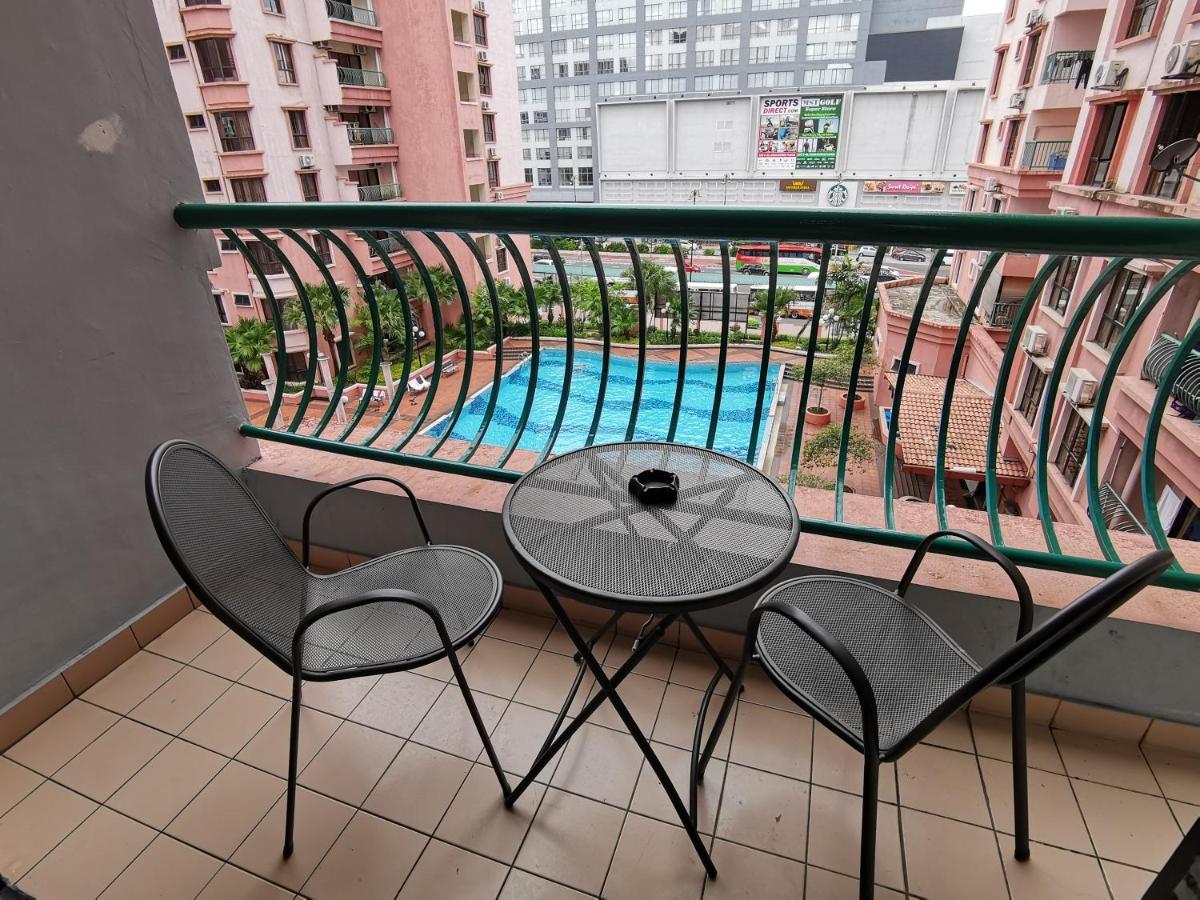 5 Bedrooms Penthouse 3 Bedrooms Marina Court * Kota Kinabalu