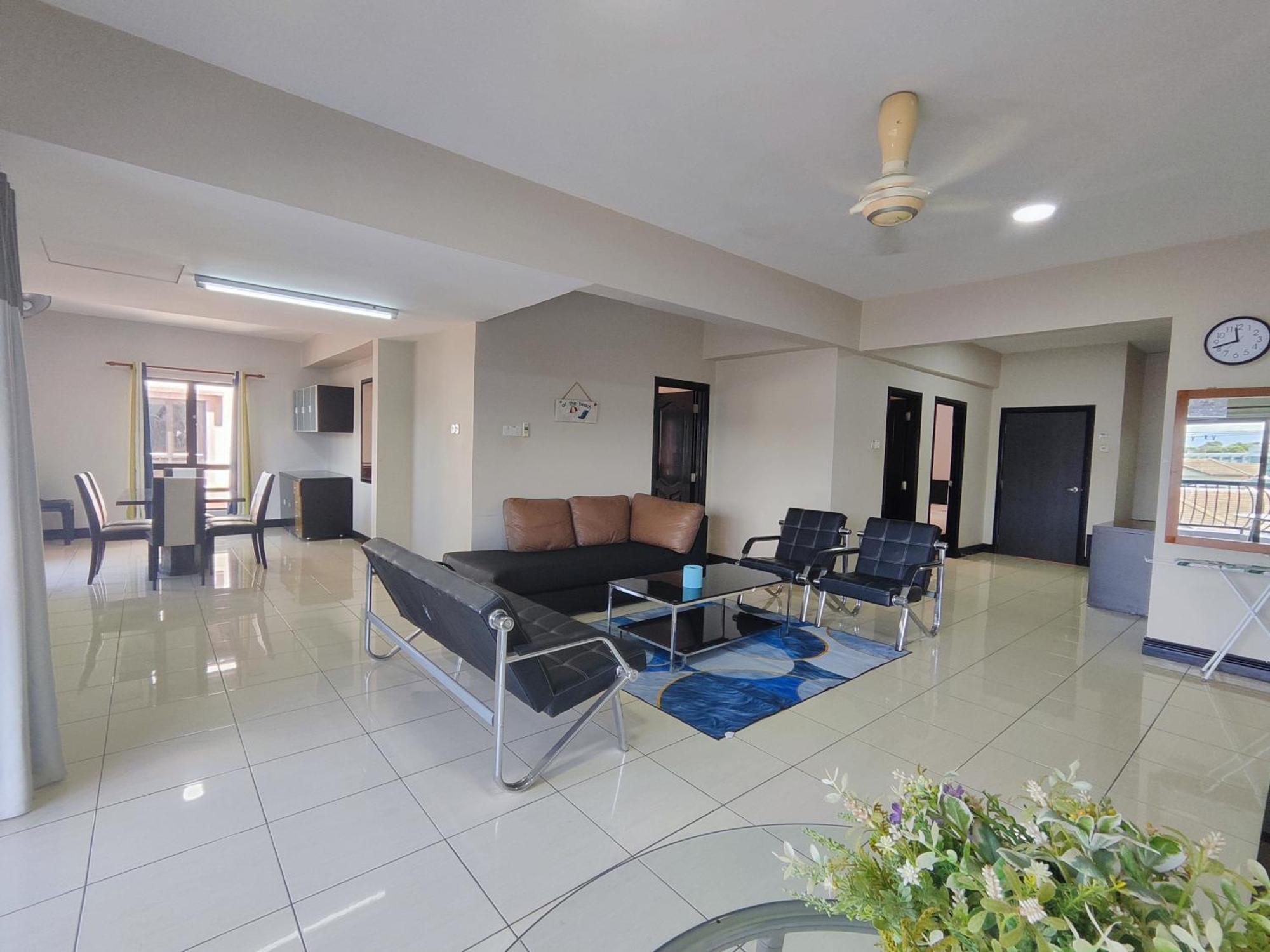 5 Bedrooms Penthouse 3 Bedrooms Marina Court Apartment