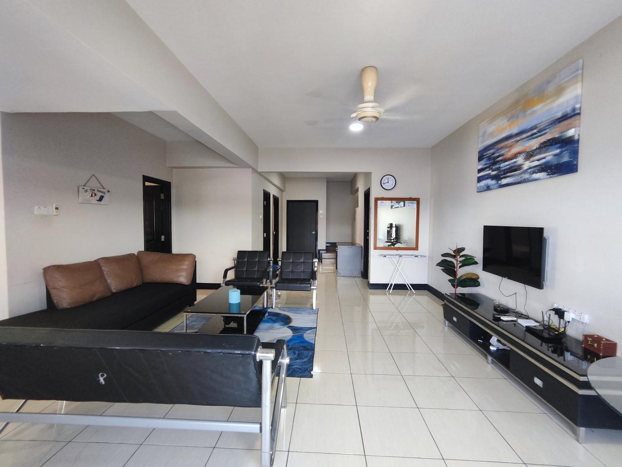 5 Bedrooms Penthouse 3 Bedrooms Marina Court Apartment *