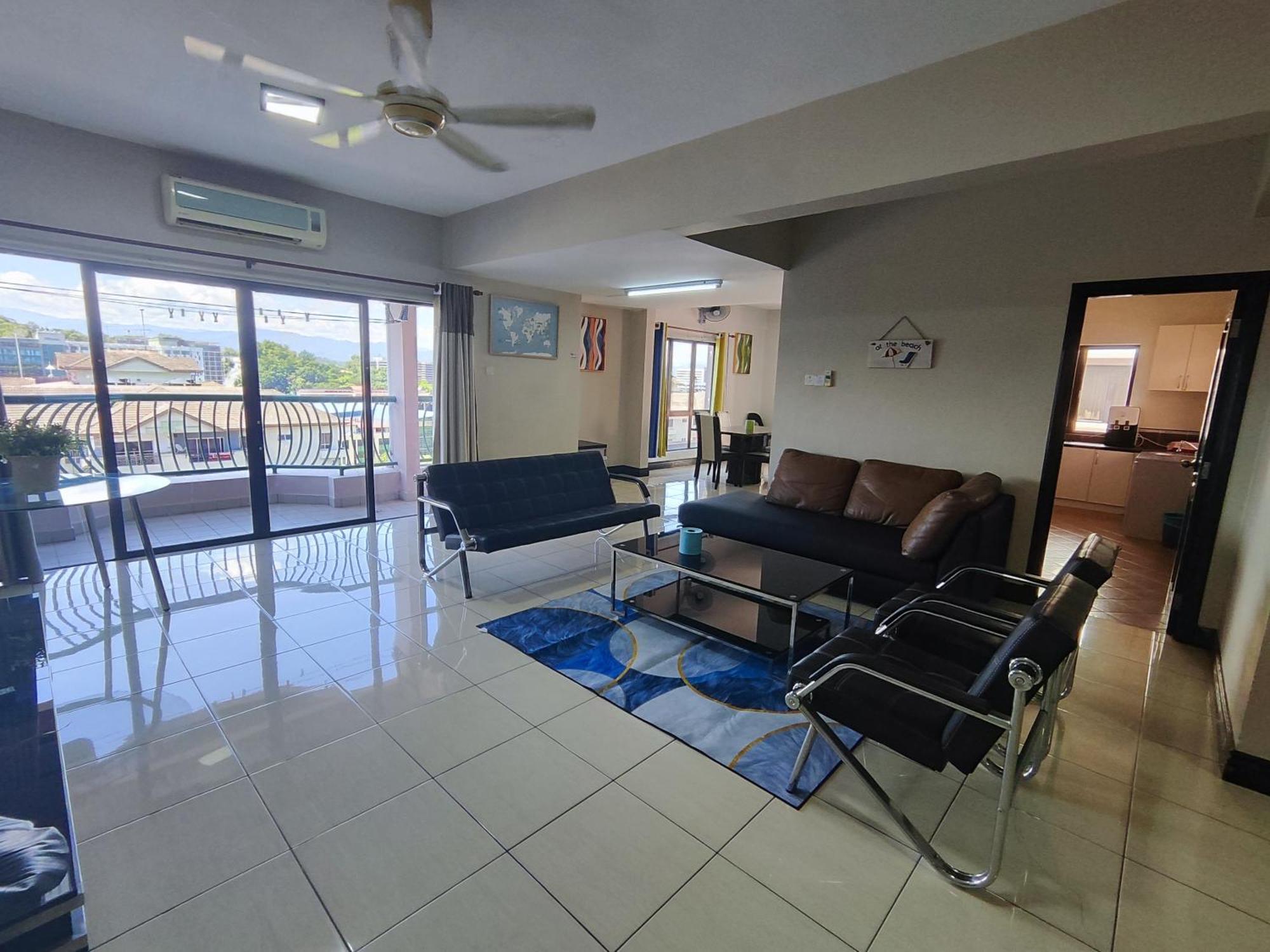 5 Bedrooms Penthouse 3 Bedrooms Marina Court * Kota Kinabalu