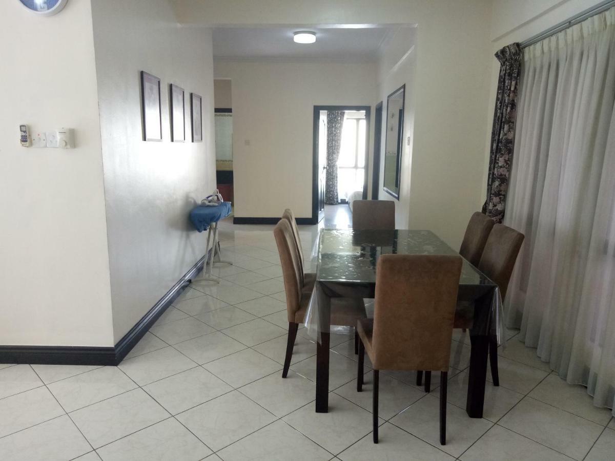 5 Bedrooms Penthouse 3 Bedrooms Marina Court Apartment *