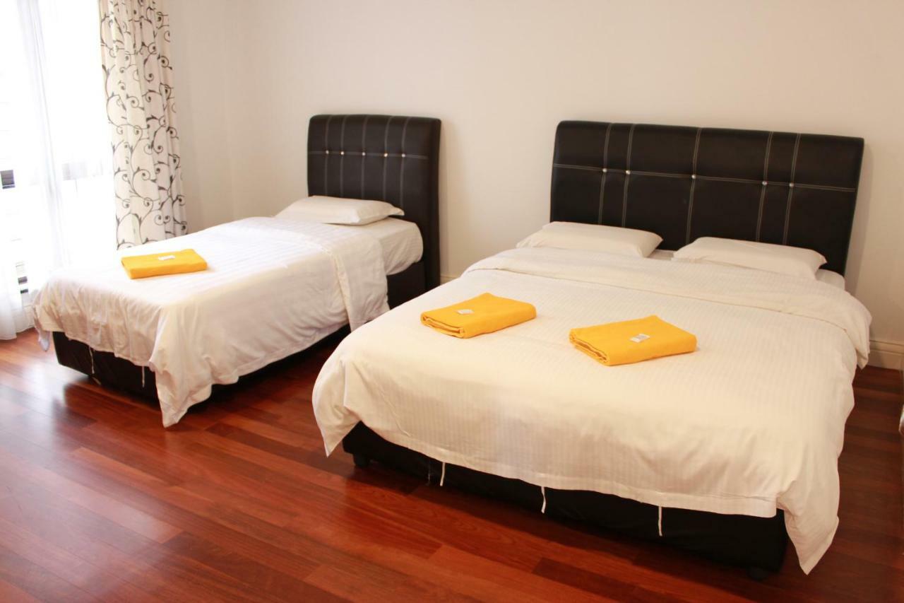5 Bedrooms Penthouse 3 Bedrooms Marina Court