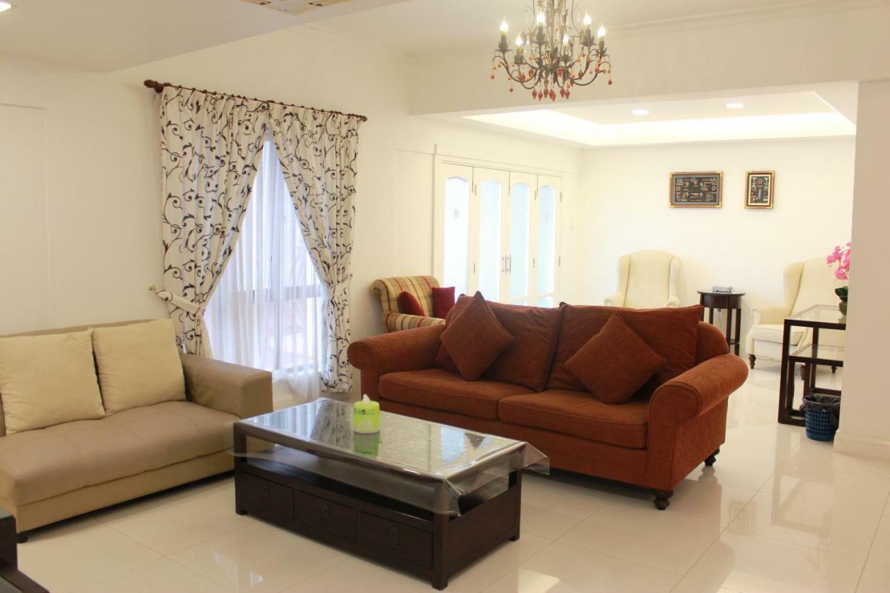 5 Bedrooms Penthouse 3 Bedrooms Marina Court *