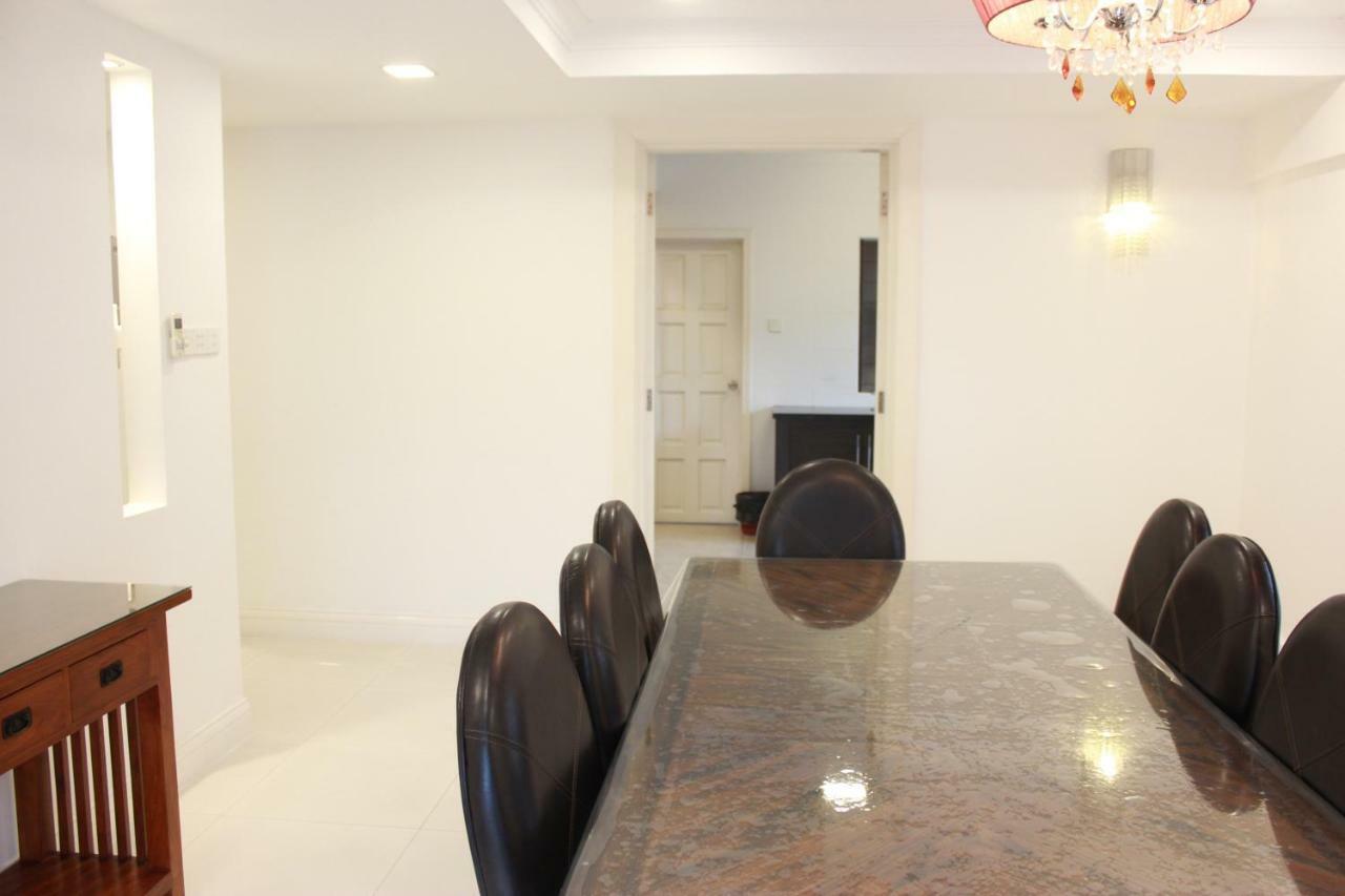 5 Bedrooms Penthouse 3 Bedrooms Marina Court