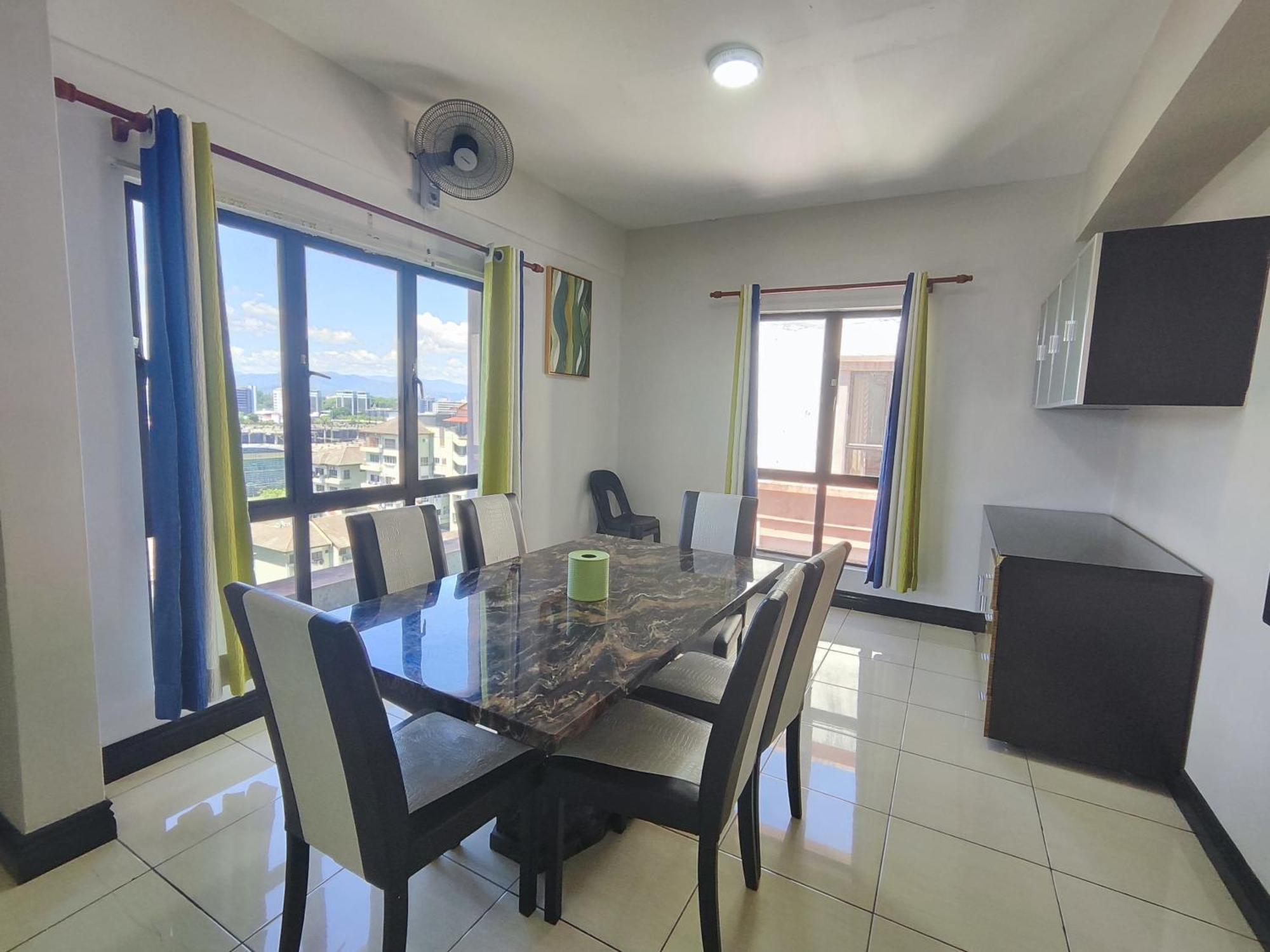 5 Bedrooms Penthouse 3 Bedrooms Marina Court