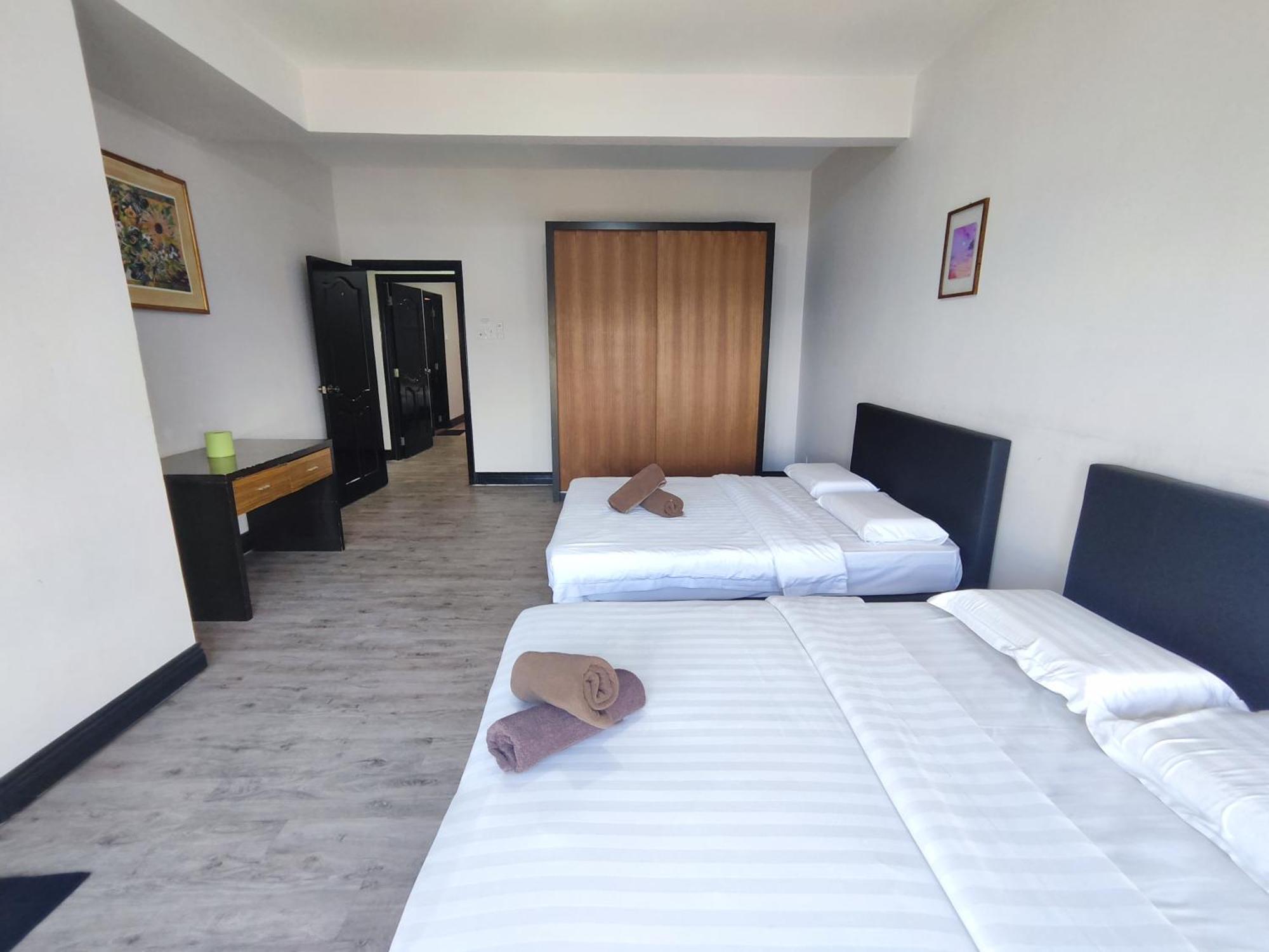 Apartment 5 Bedrooms Penthouse 3 Bedrooms Marina Court Kota Kinabalu