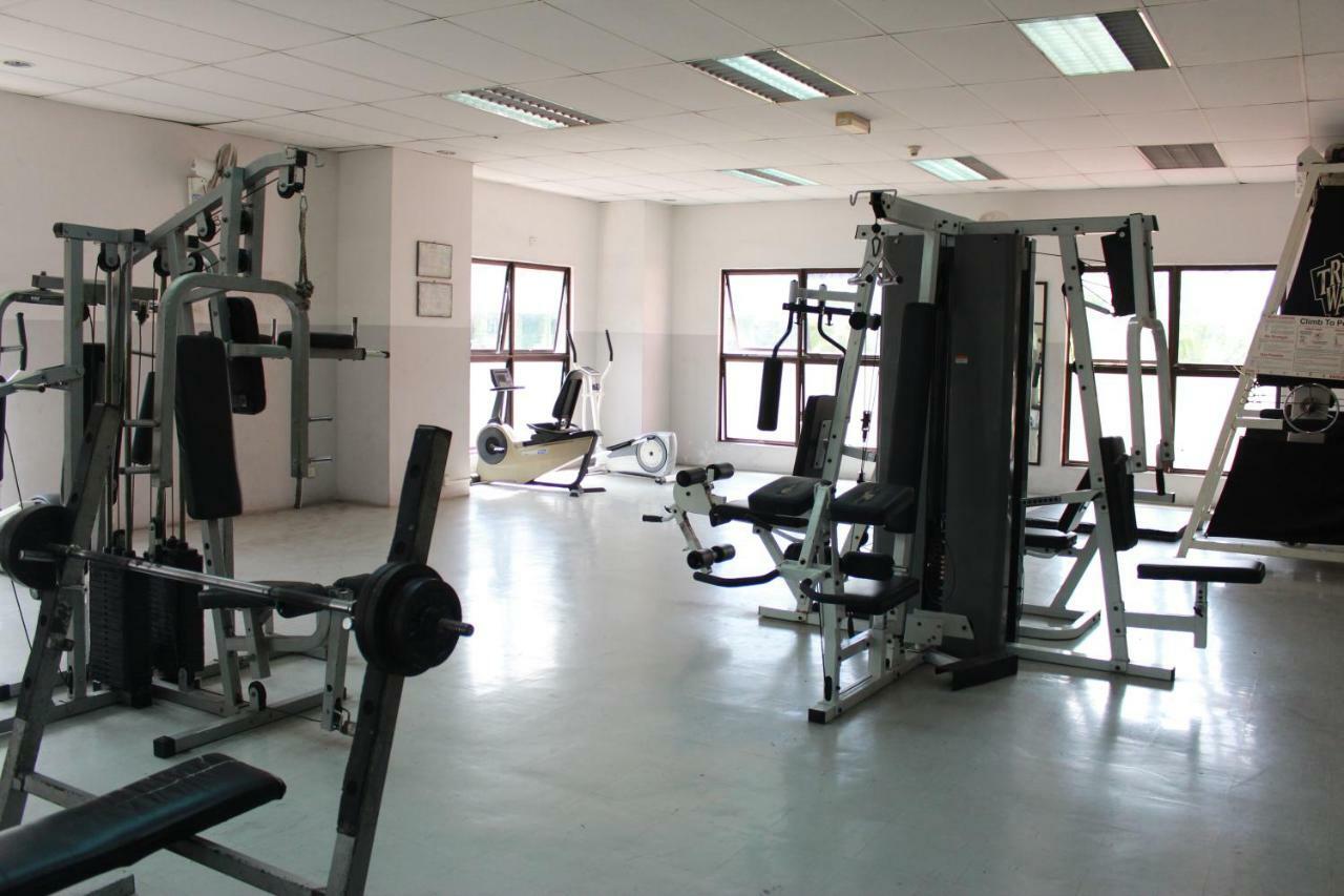 Apartment 5 Bedrooms Penthouse 3 Bedrooms Marina Court *