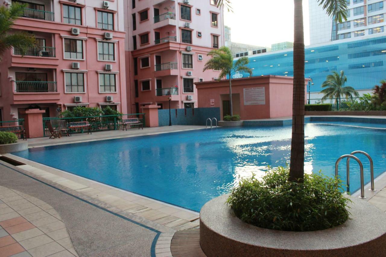 5 Bedrooms Penthouse 3 Bedrooms Marina Court * Kota Kinabalu